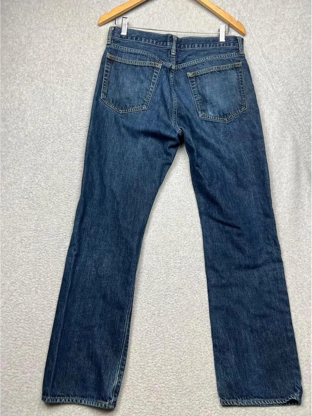 J Crew Denim Jeans Mens Size 33x32 Straight Leg Blue Jeans Classic Med Wash